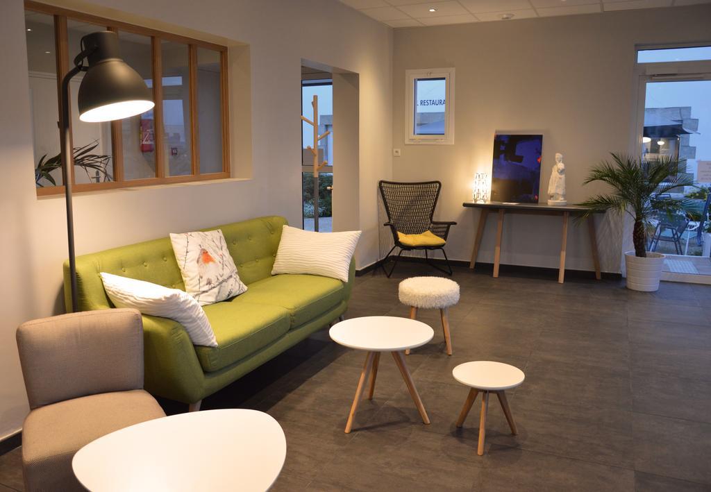 Logis Hotel Du Port Plobannalec Eksteriør bilde